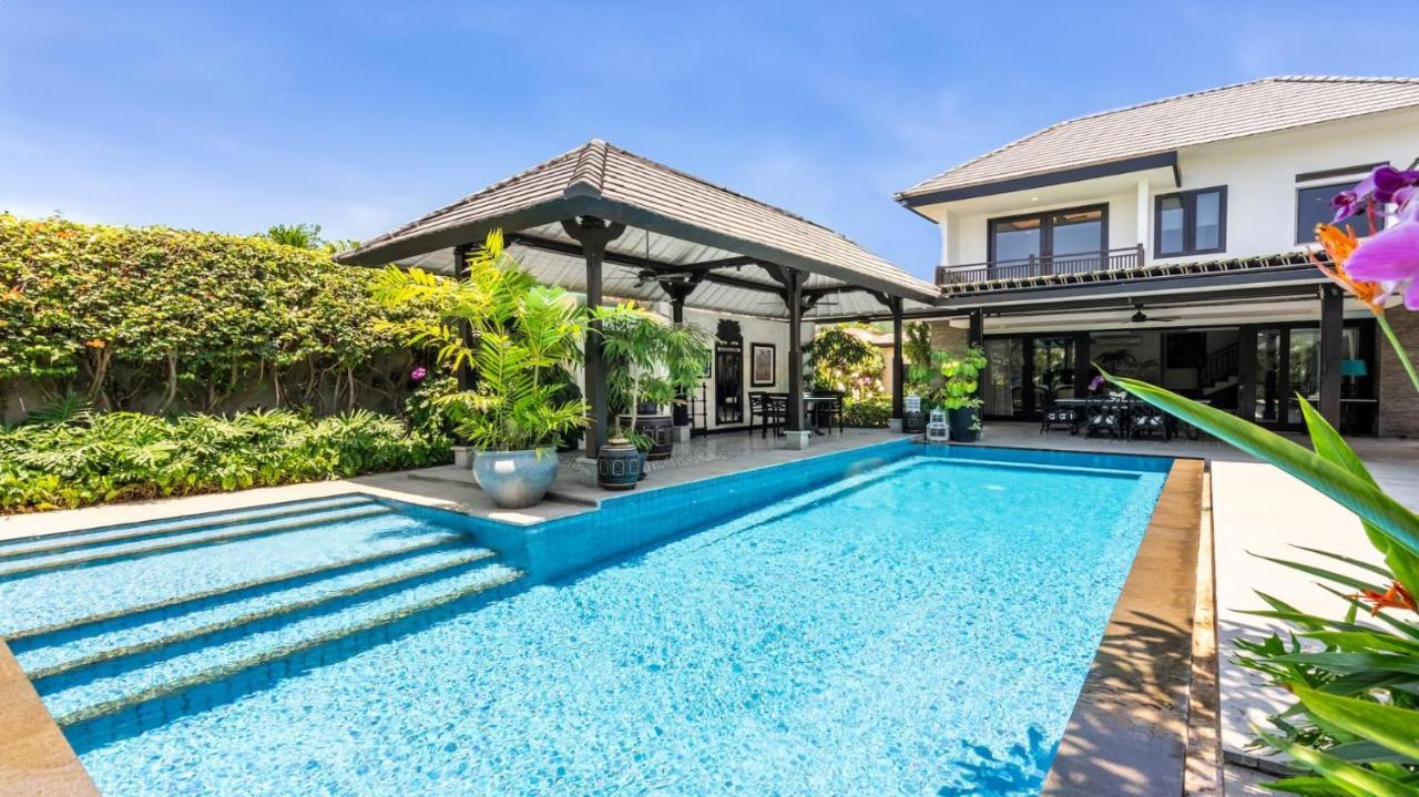 Kejora 12 Beachfront 3 Bedroom Luxe Villa